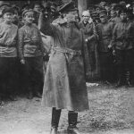 trotsky-addressing-the-red-guard